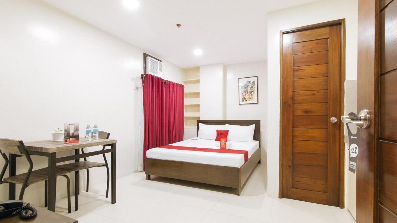 Reddoorz Near Fernwoods Garden كويزون سيتي المظهر الخارجي الصورة