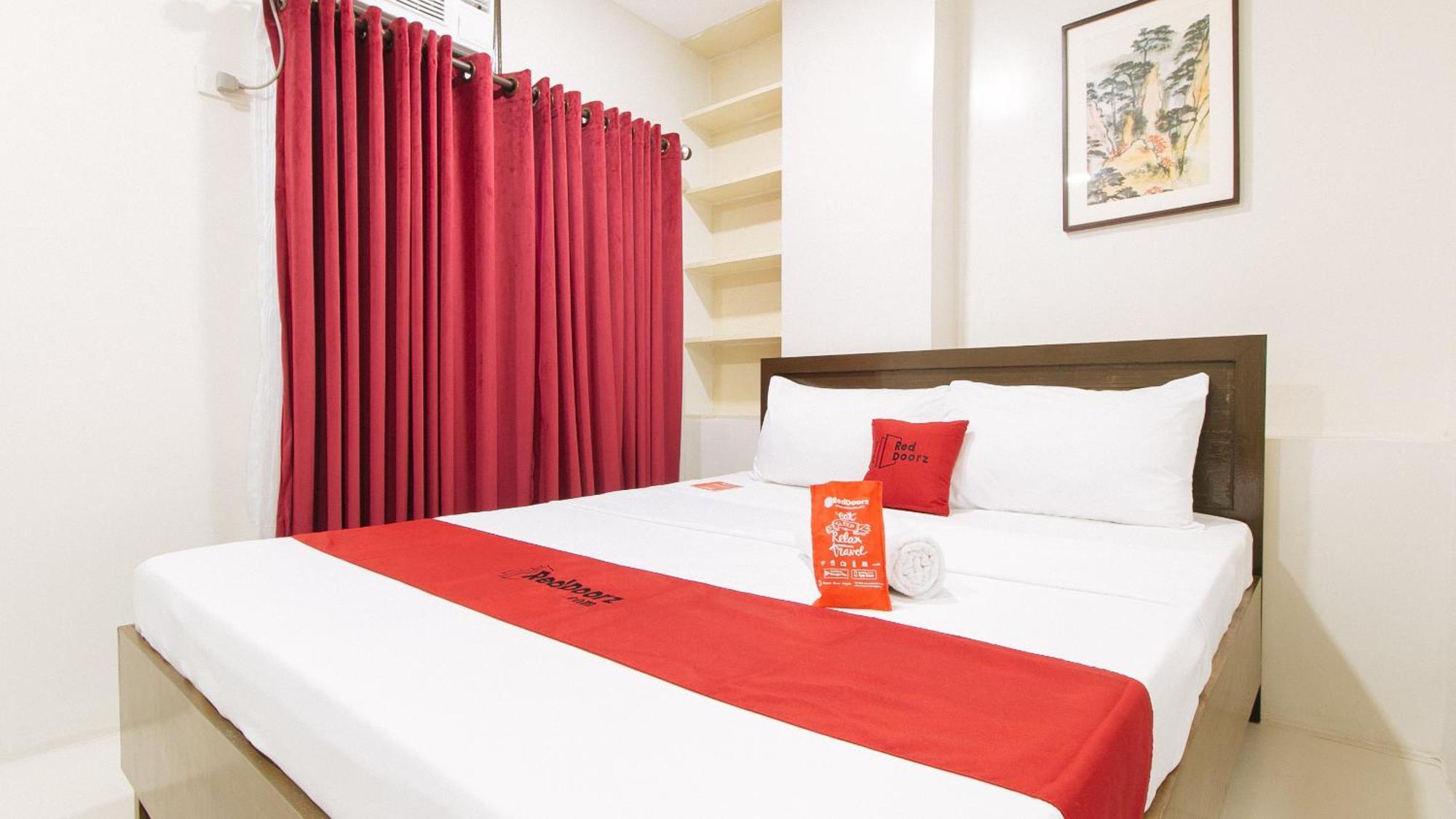 Reddoorz Near Fernwoods Garden كويزون سيتي المظهر الخارجي الصورة