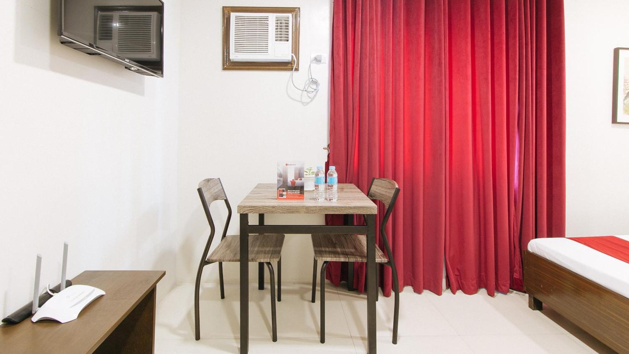 Reddoorz Near Fernwoods Garden كويزون سيتي المظهر الخارجي الصورة