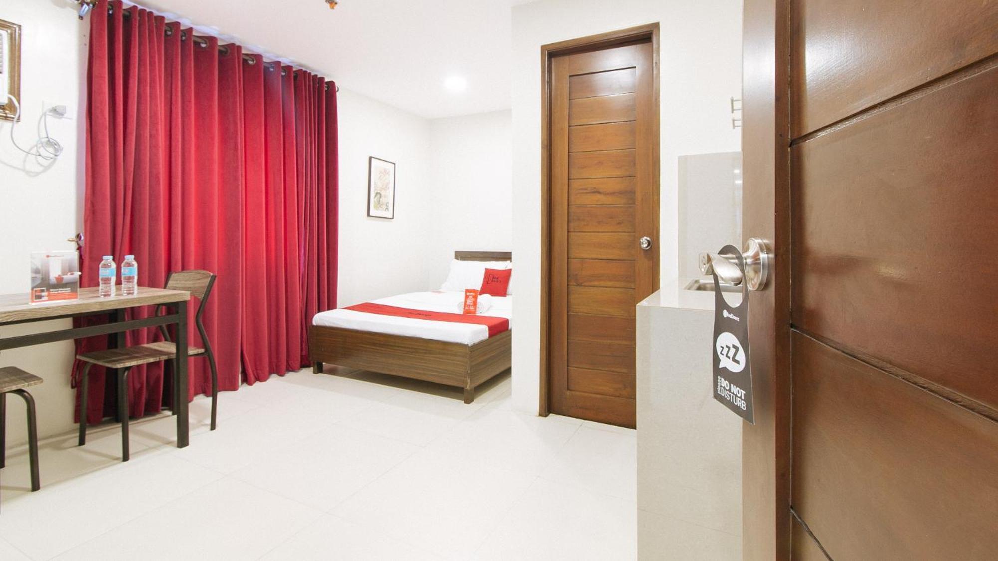 Reddoorz Near Fernwoods Garden كويزون سيتي المظهر الخارجي الصورة