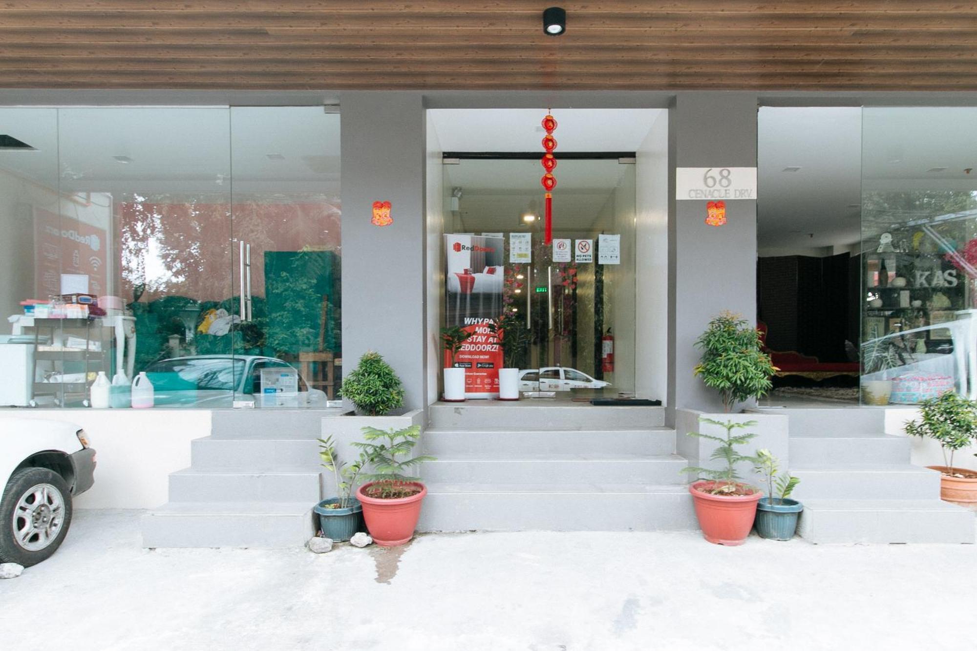 Reddoorz Near Fernwoods Garden كويزون سيتي المظهر الخارجي الصورة