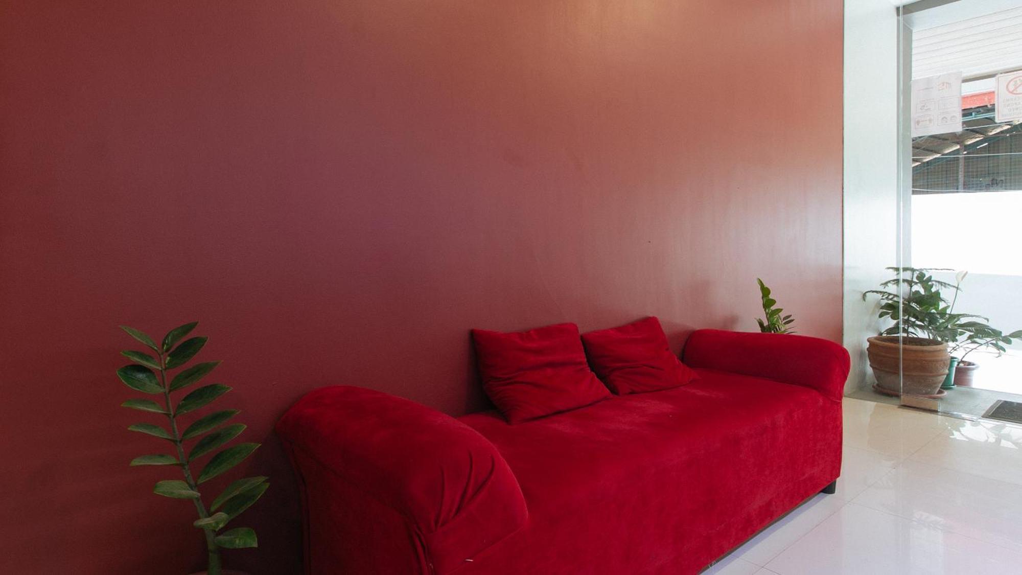 Reddoorz Near Fernwoods Garden كويزون سيتي المظهر الخارجي الصورة